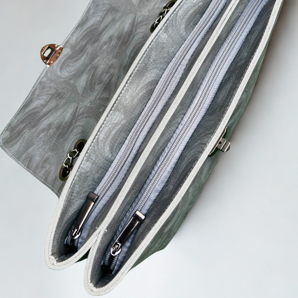 The Elegance Flap - Gray