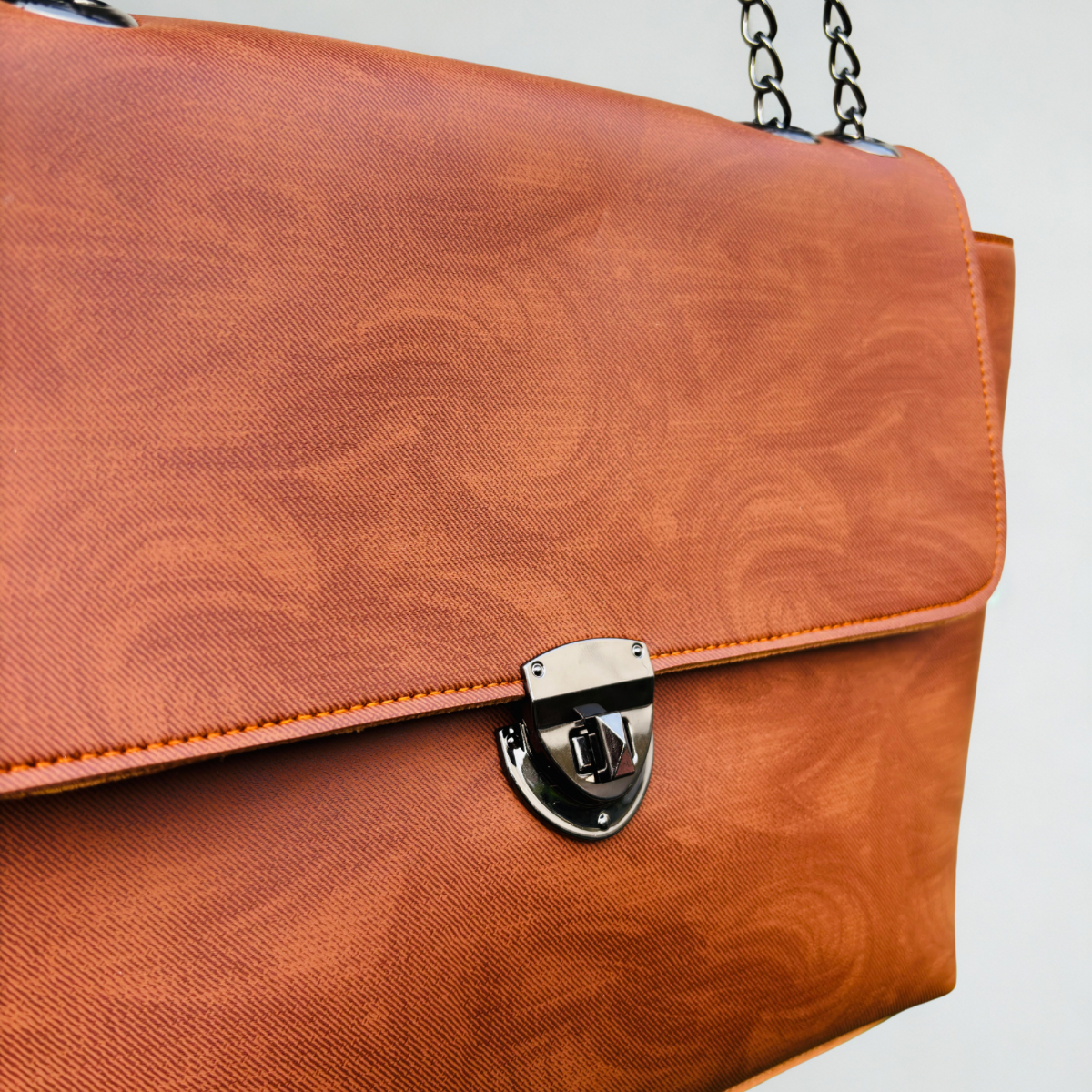The Elegance Flap - Amber